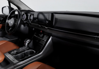 Подержанный автомобиль Kia Carnival 2021 года (9 фото)