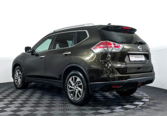 Подержанный автомобиль Nissan X-Trail 2017 года (7 фото)