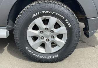 Подержанный автомобиль Mitsubishi Pajero 2012 года (12 фото)