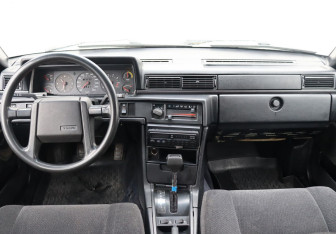 Подержанный автомобиль Volvo 940 Sedan 1992 года (13 фото)