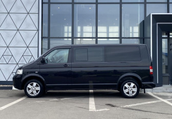 Подержанный автомобиль Volkswagen Caravelle 2009 года (8 фото)