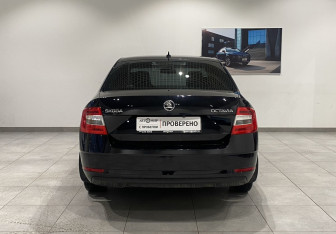 Подержанный автомобиль Skoda Octavia Liftback 2018 года (6 фото)