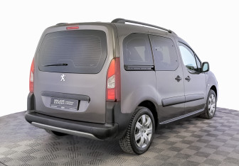 Подержанный автомобиль Peugeot Partner 2017 года (5 фото)