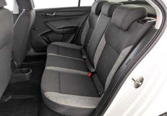 Подержанный автомобиль Skoda Rapid Liftback 2021 года (18 фото)