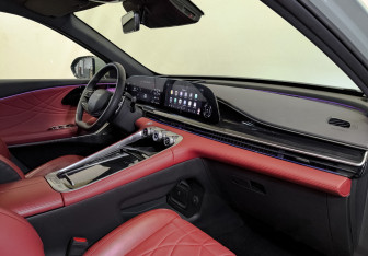 Подержанный автомобиль Exeed RX 2024 года (10 фото)