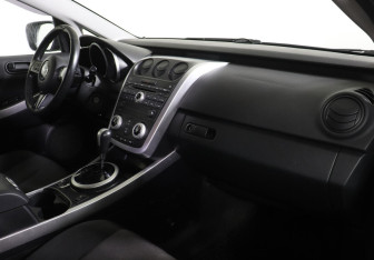 Подержанный автомобиль Mazda CX-7 2008 года (6 фото)