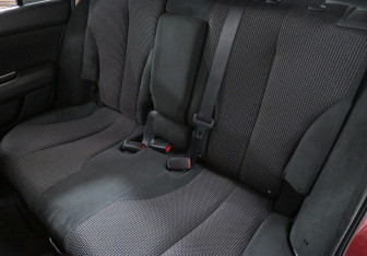 Подержанный автомобиль Nissan Tiida Hatchback 2010 года (19 фото)