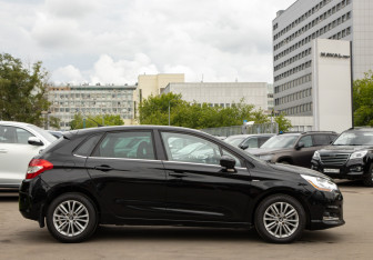 Подержанный автомобиль Citroen C4 Hatchback 2011 года (3 фото)