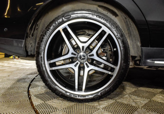 Подержанный автомобиль Mercedes-Benz GLE 2015 года (10 фото)