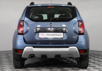 Подержанный автомобиль Renault Duster 2017 года (6 фото)