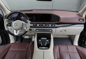 Подержанный автомобиль Mercedes-Benz Maybach GLS 2023 года (14 фото)