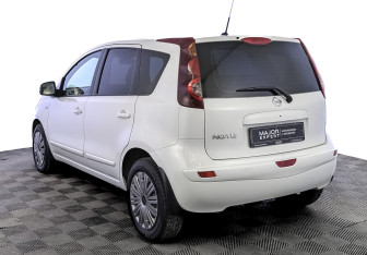 Подержанный автомобиль Nissan Note 2013 года (7 фото)