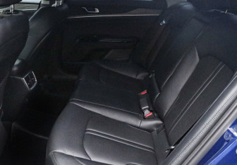 Подержанный автомобиль Kia K5 2020 года (12 фото)