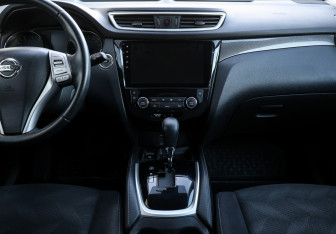 Подержанный автомобиль Nissan X-Trail 2017 года (14 фото)