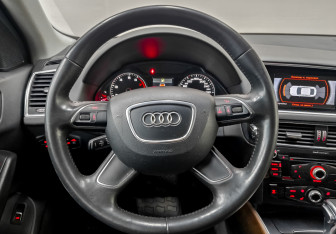 Подержанный автомобиль Audi Q5 2013 года (23 фото)