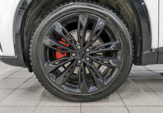 Подержанный автомобиль Geely Tugella 2023 года (19 фото)