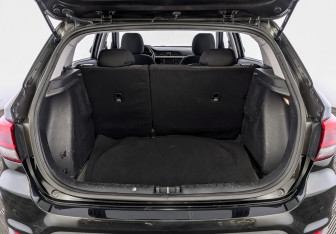 Подержанный автомобиль Kia Rio Hatchback 2020 года (10 фото)