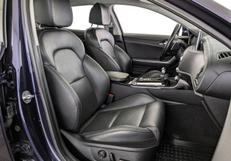 Подержанный автомобиль Kia Stinger 2019 года (23 фото)