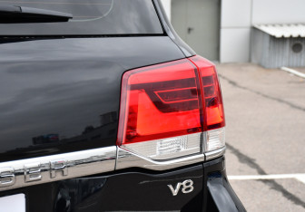 Подержанный автомобиль Toyota Land Cruiser Suv 2017 года (34 фото)