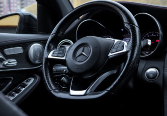 Подержанный автомобиль Mercedes-Benz GLC AMG 2016 года (16 фото)