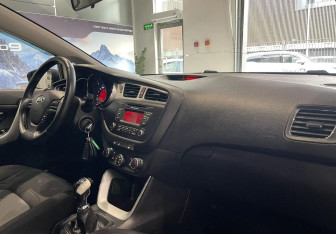 Подержанный автомобиль Kia Ceed Wagon 2014 года (10 фото)