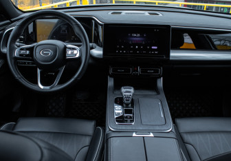 Подержанный автомобиль GAC GS8 2023 года (12 фото)