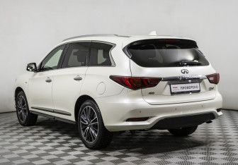 Подержанный автомобиль Infiniti QX60 2019 года (7 фото)