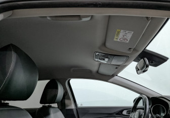 Подержанный автомобиль Kia Ceed Hatchback 2021 года (23 фото)