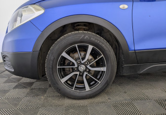 Подержанный автомобиль Suzuki SX4 Hatchback 2014 года (12 фото)