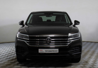 Подержанный автомобиль Volkswagen Touareg 2019 года (2 фото)