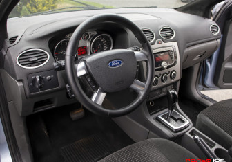 Подержанный автомобиль Ford Focus Sedan 2006 года (16 фото)