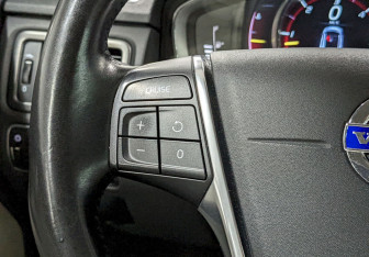 Подержанный автомобиль Volvo XC70 2014 года (27 фото)