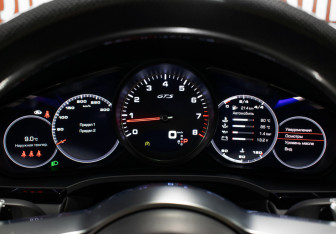 Подержанный автомобиль Porsche Cayenne 2021 года (15 фото)