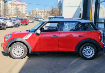Подержанный автомобиль MINI Countryman 2011 года (8 фото)