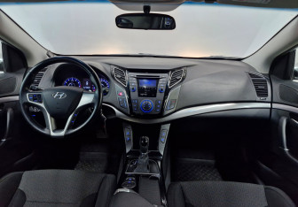 Подержанный автомобиль Hyundai i40 Sedan 2014 года (12 фото)