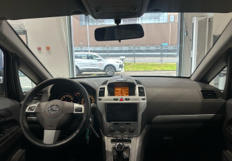 Подержанный автомобиль Opel Zafira Compactvan 2012 года (16 фото)
