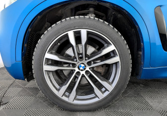 Подержанный автомобиль BMW X6 2018 года (18 фото)