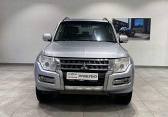 Подержанный автомобиль Mitsubishi Pajero 2014 года (2 фото)