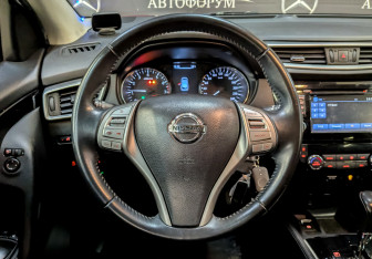 Подержанный автомобиль Nissan Qashqai 2016 года (21 фото)