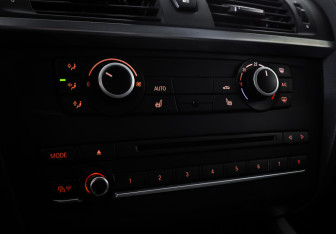 Подержанный автомобиль BMW X3 2013 года (17 фото)