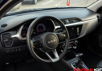Подержанный автомобиль Kia Rio Hatchback 2022 года (9 фото)