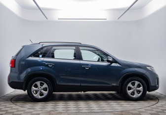 Подержанный автомобиль Kia Sorento 2014 года (4 фото)