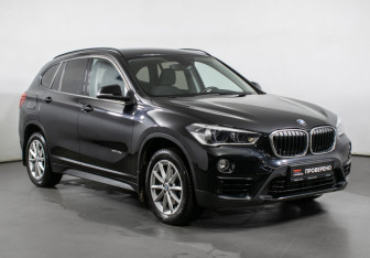 Подержанный автомобиль BMW X1 2017 года (3 фото)