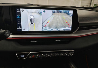 Подержанный автомобиль Geely Coolray 2023 года (17 фото)