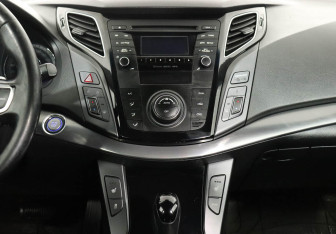 Подержанный автомобиль Hyundai i40 Wagon 2013 года (10 фото)