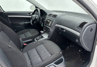 Подержанный автомобиль Skoda Octavia Liftback 2013 года (13 фото)