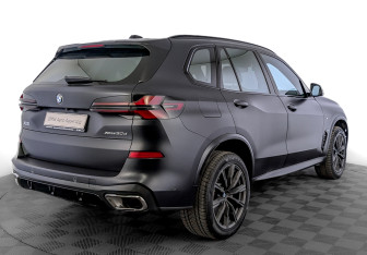 Подержанный автомобиль BMW X5 2024 года (5 фото)