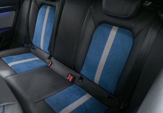 Подержанный автомобиль Audi A3 Hatchback 2021 года (17 фото)