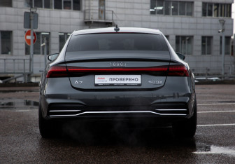 Подержанный автомобиль Audi A7 2020 года (6 фото)
