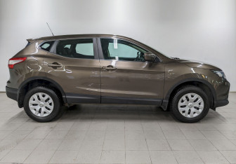 Подержанный автомобиль Nissan Qashqai 2014 года (4 фото)